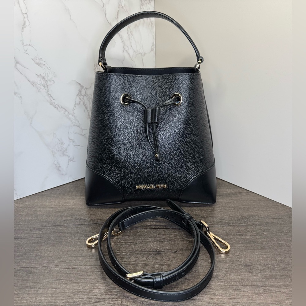Michael Kors Mercer 2way Bucket Crossbody